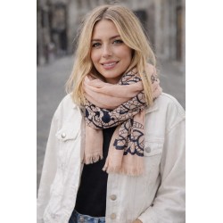 Leichter sommerlicher Schal in 2 Pastelltönen Peach und Blau mit Blumenmuster